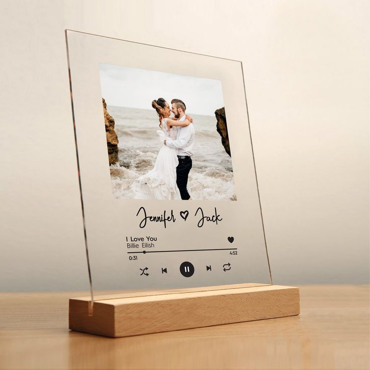 Acrylic photo frame in Qatar